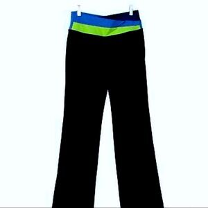 Lululemon Astro Flare Pants
Black / grape / blue tropics